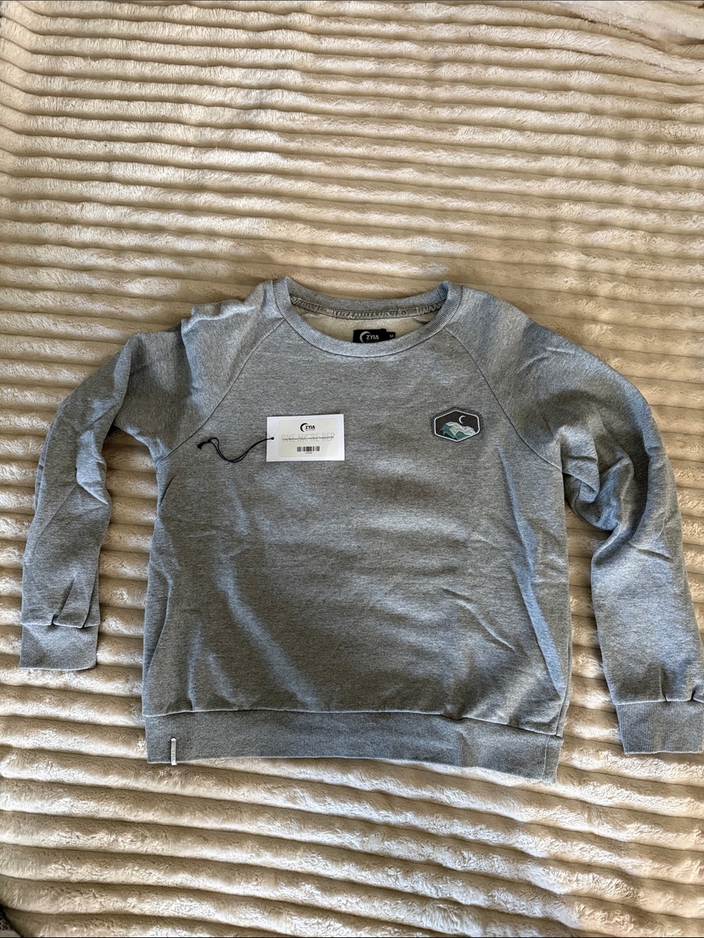 NWT ZYIA Gray Mountain Patch Crew Neck Sweatshirt Medium